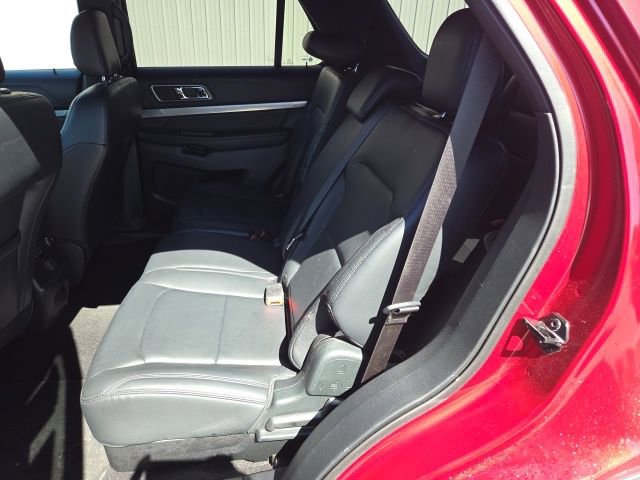 Used 2019 Ford Explorer XLT w/ Equipment Group 202A AWD/4WD image 26