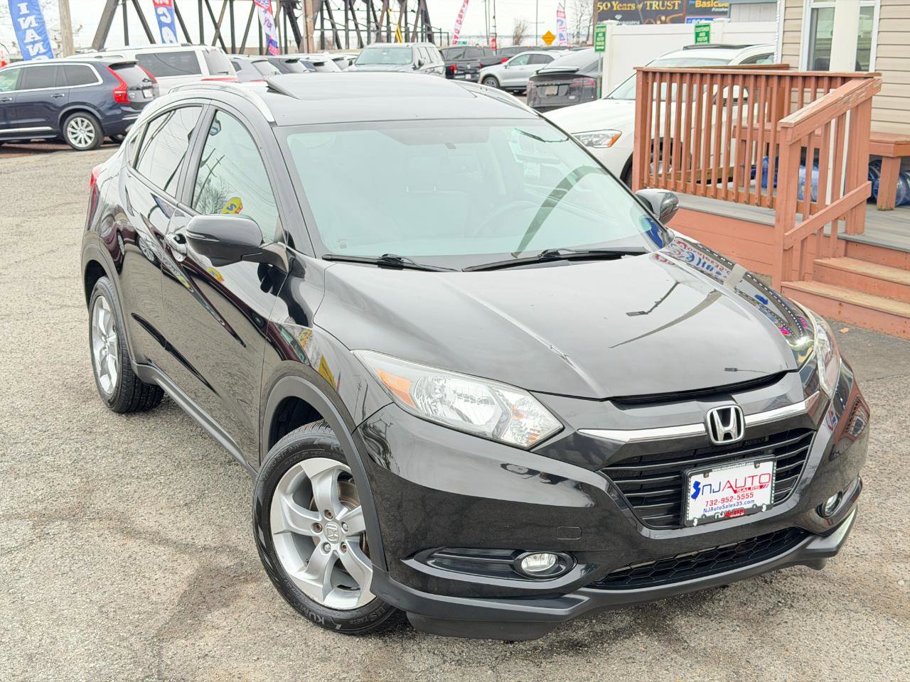 Used 2017 Honda HR-V EX-L image 2