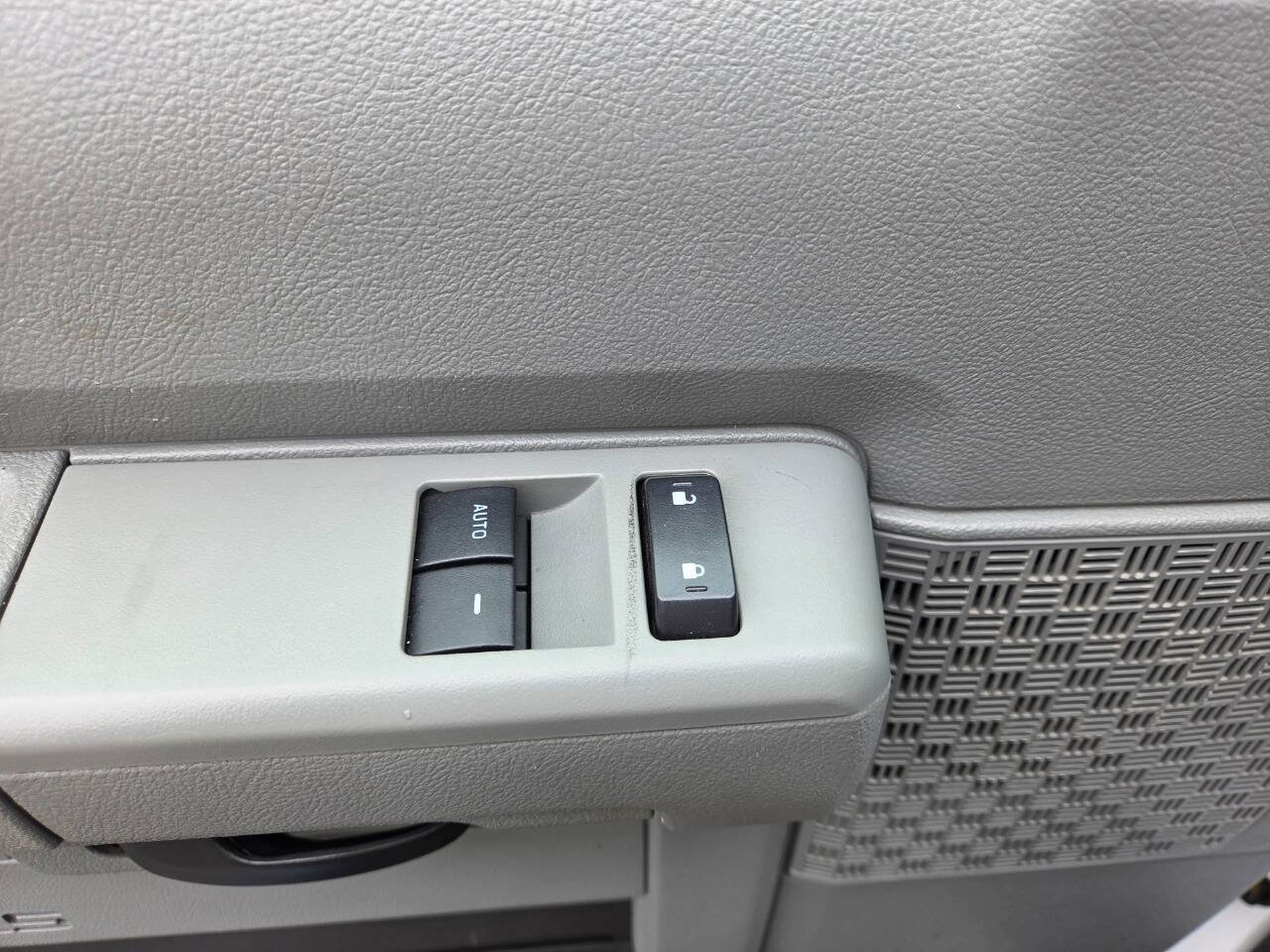 Used 2012 Ford E-350 and Econoline 350 XLT RWD image 12