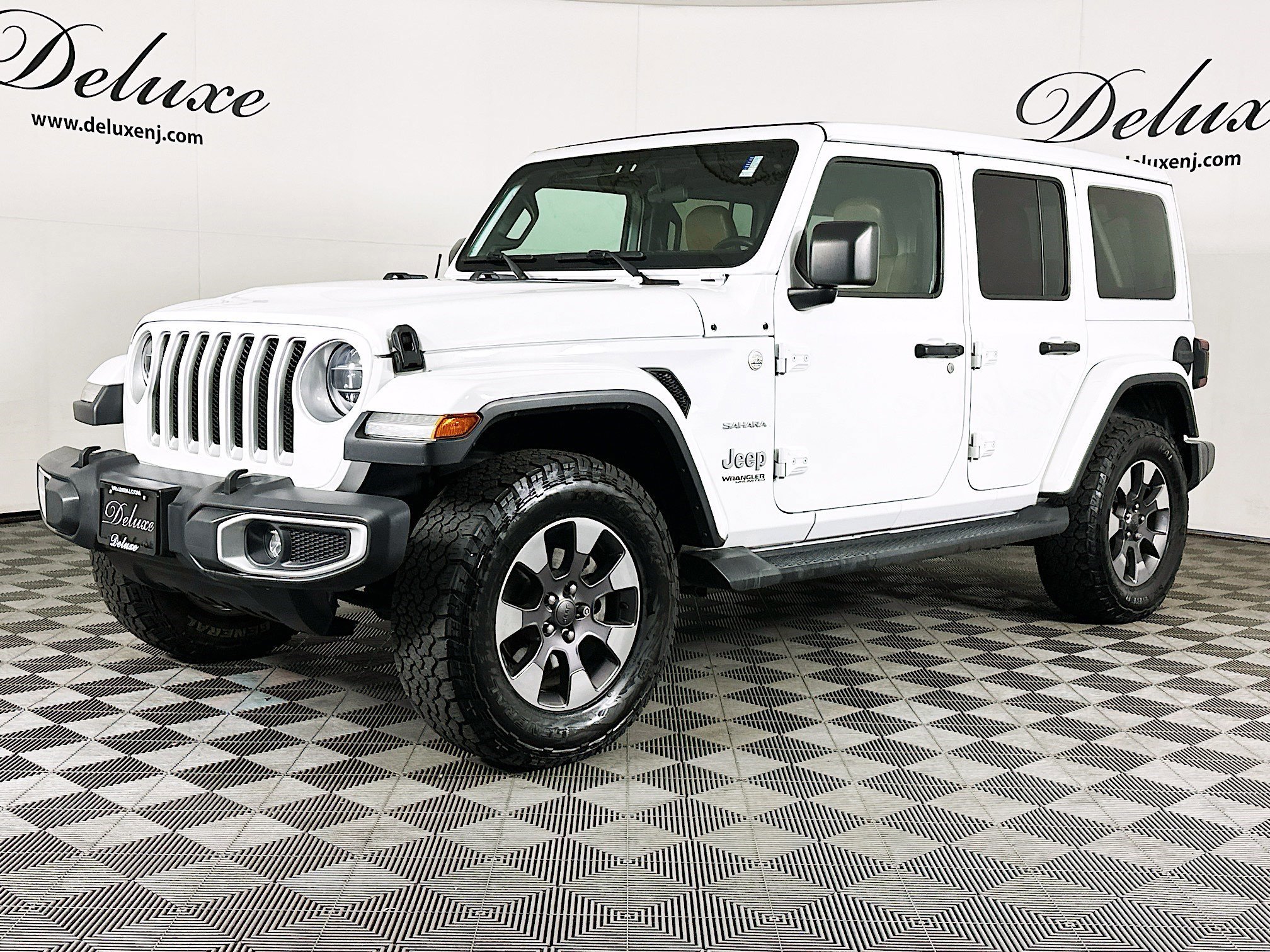 Used 2020 Jeep Wrangler Unlimited Sahara w/ LED Lighting Group AWD/4WD image 3