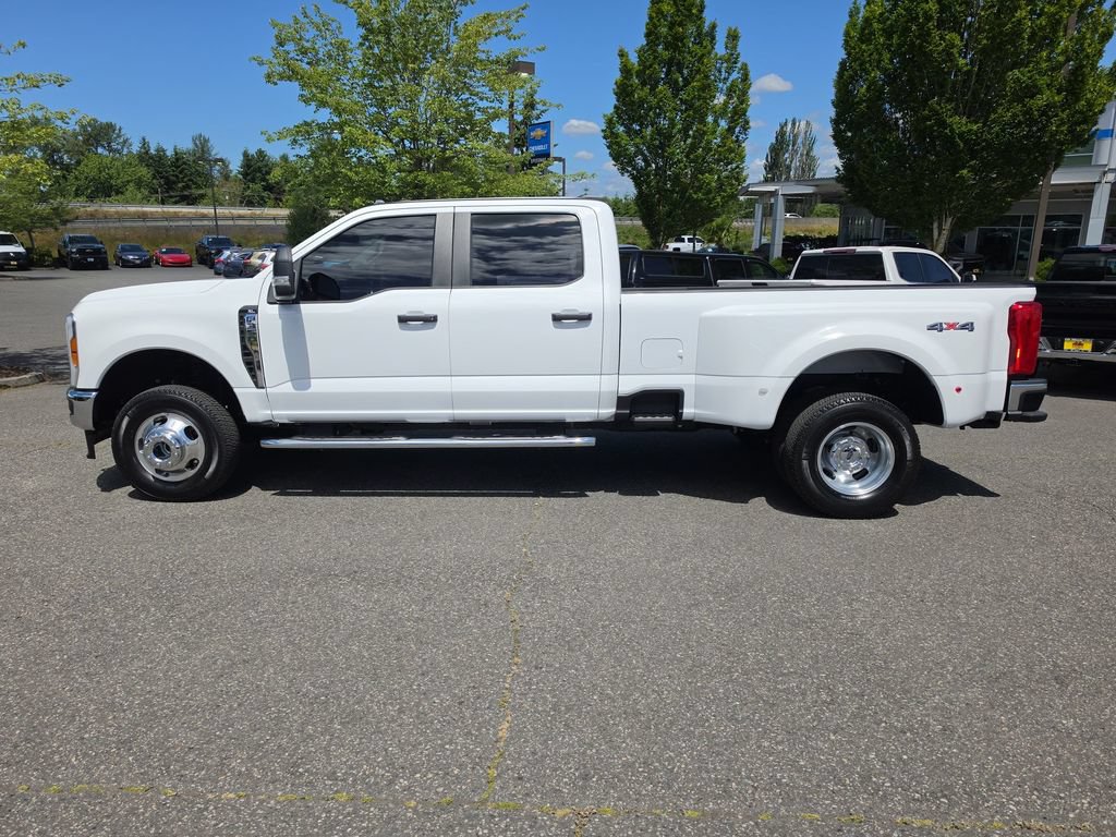 Used 2024 Ford F350 XL w/ Snow Plow/Camper Package AWD/4WD image 3