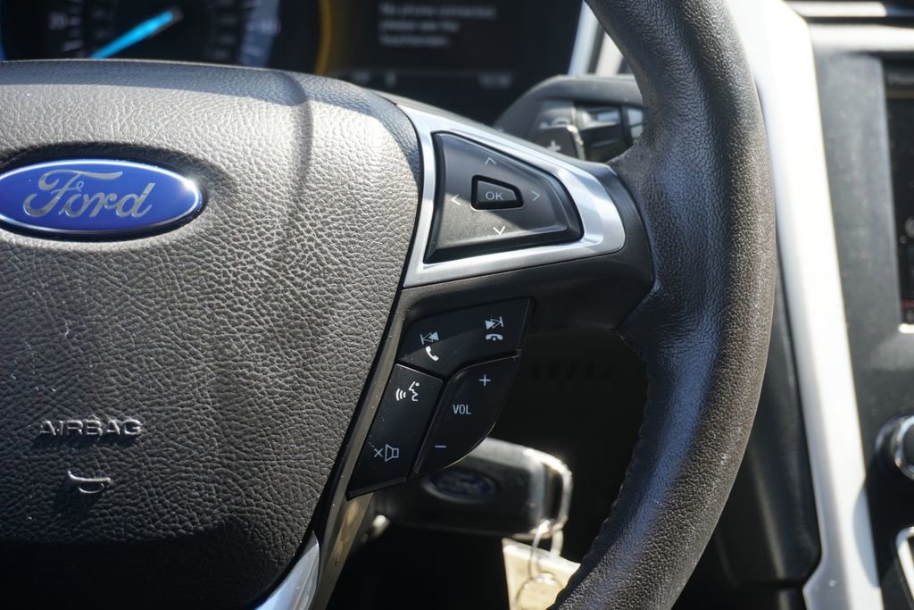 Used 2016 Ford Fusion SE FWD image 15