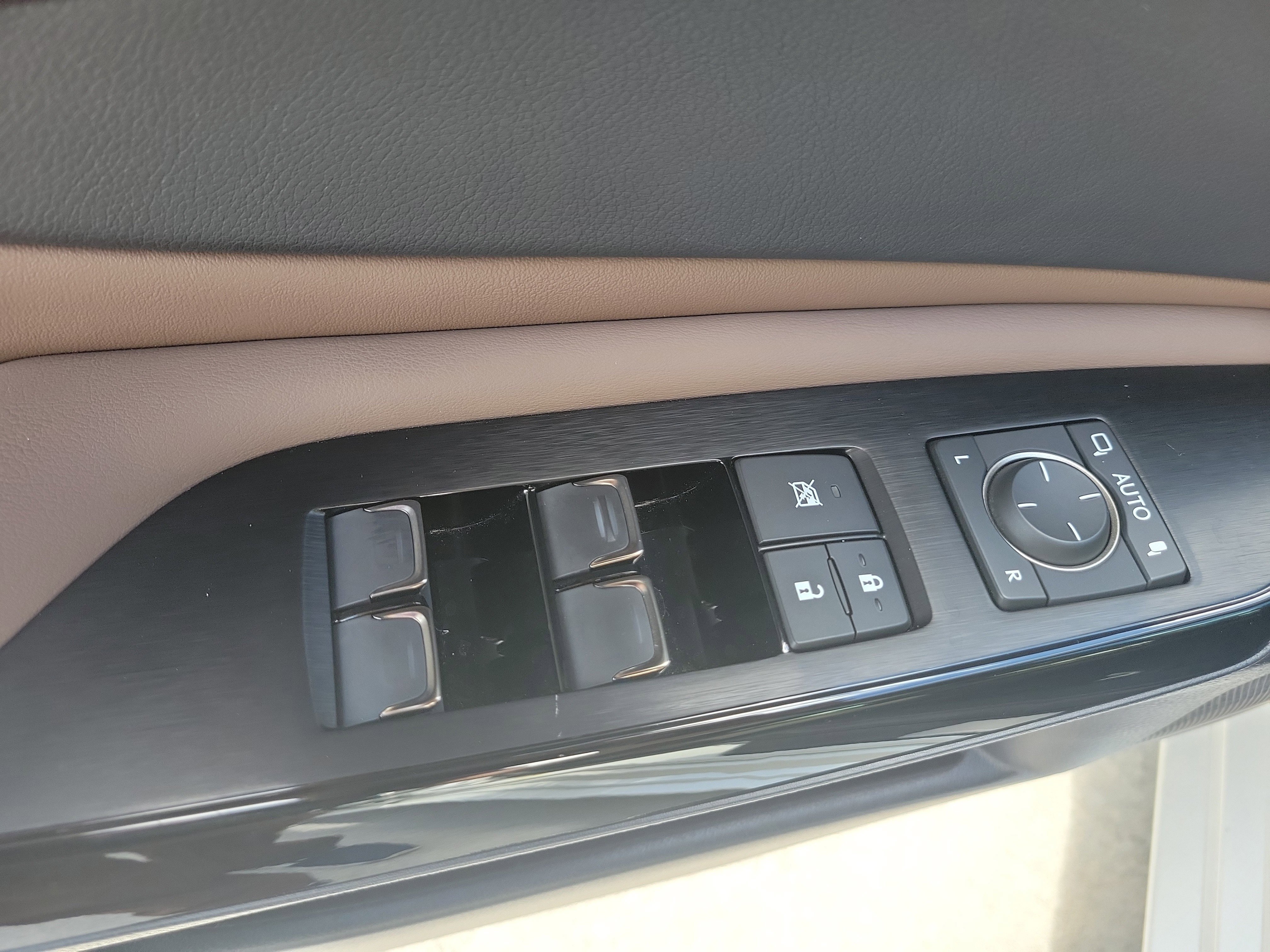 Used 2023 Lexus ES 350 w/ Premium Package image 20