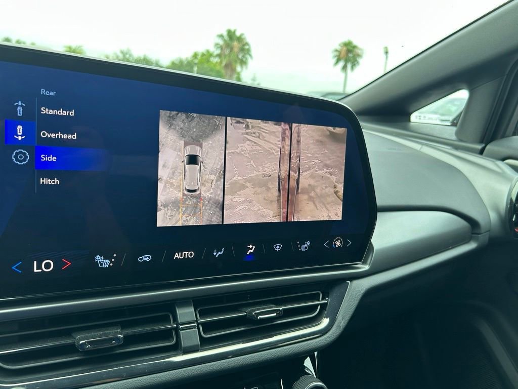 Used 2025 Chevrolet Equinox EV RS FWD image 24