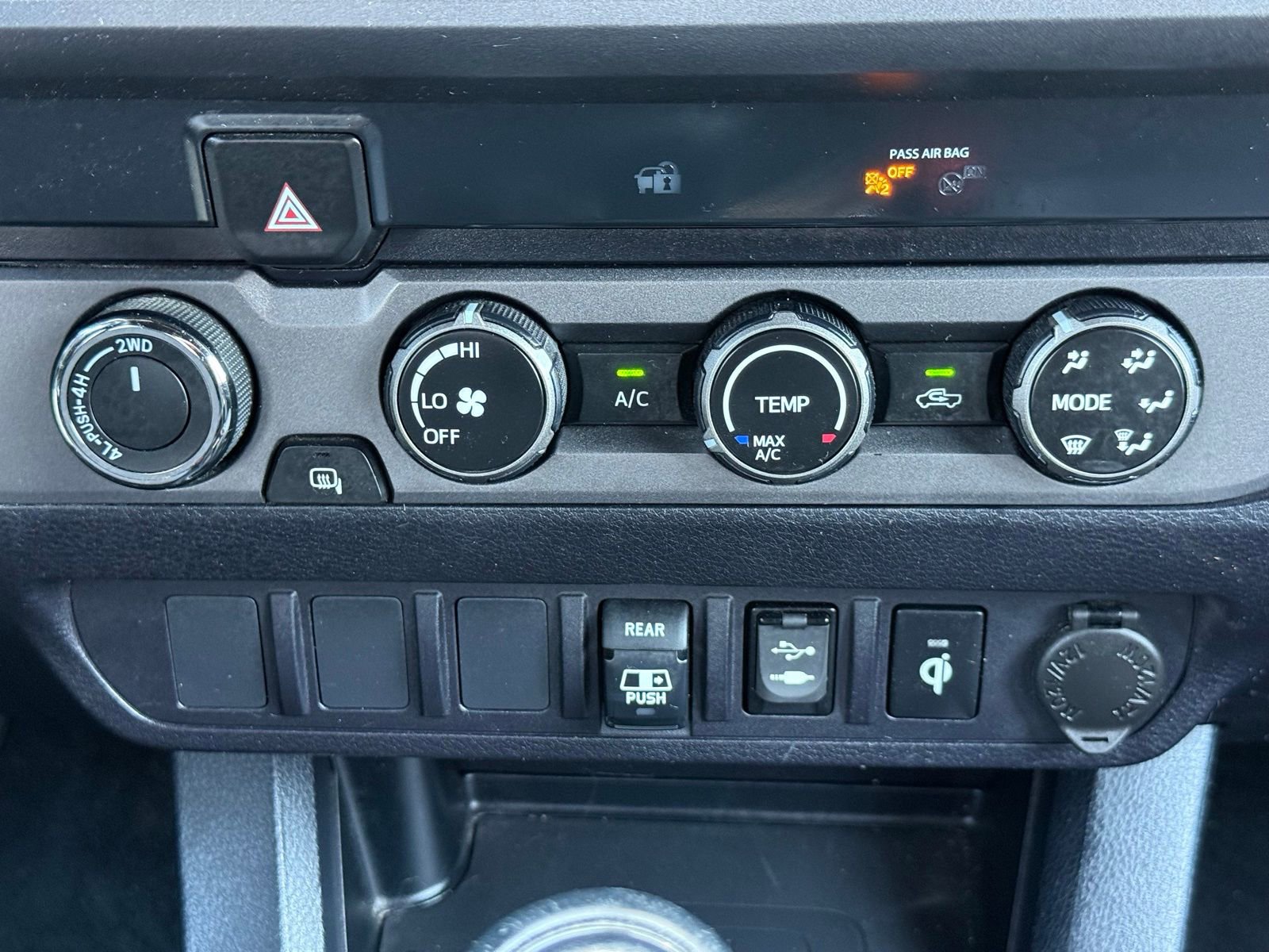 Used 2019 Toyota Tacoma TRD Sport AWD/4WD image 22