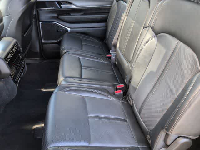 Used 2024 Jeep Wagoneer Series II AWD/4WD image 18