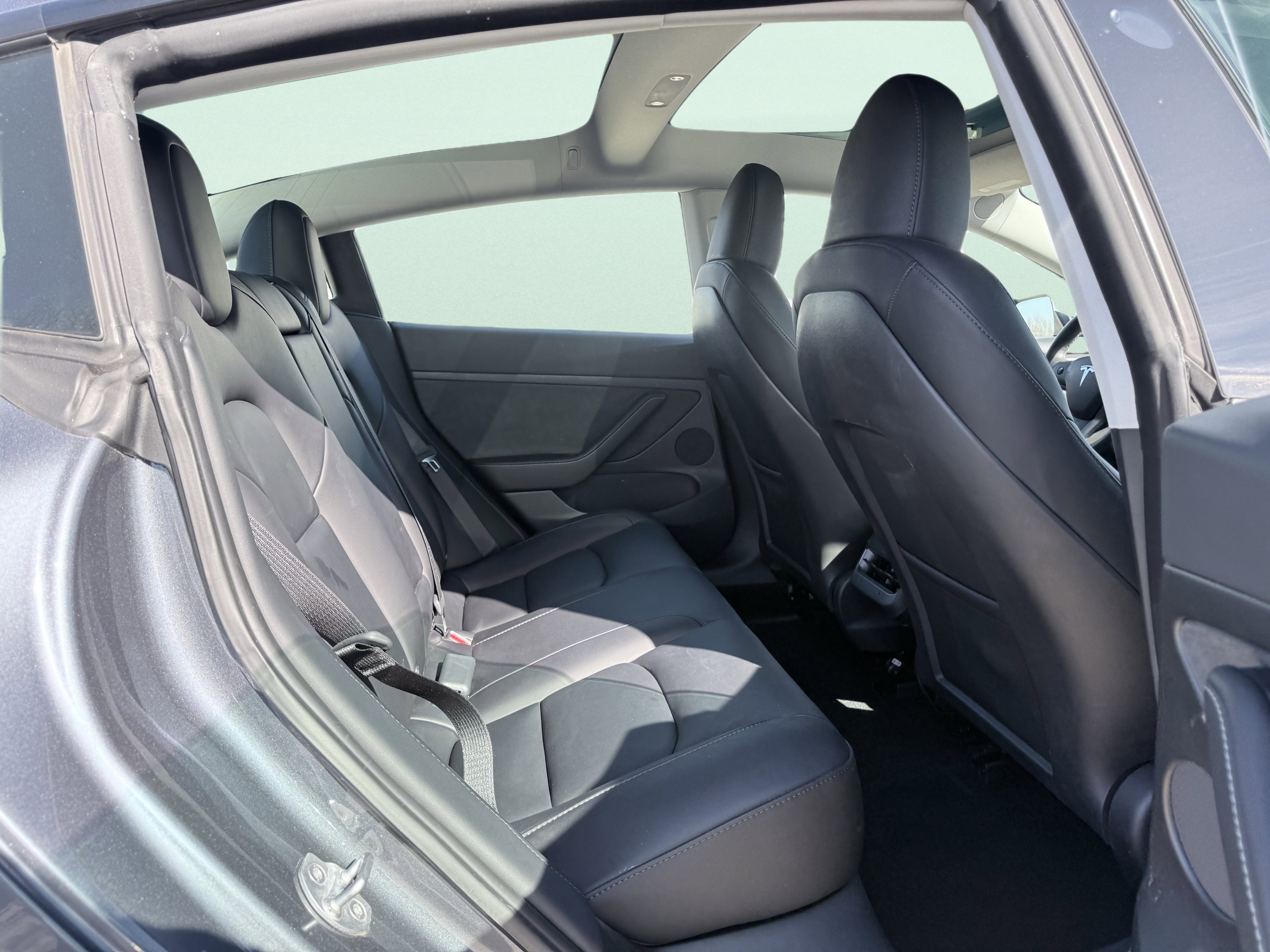 Used 2023 Tesla Model 3 Standard Range image 40