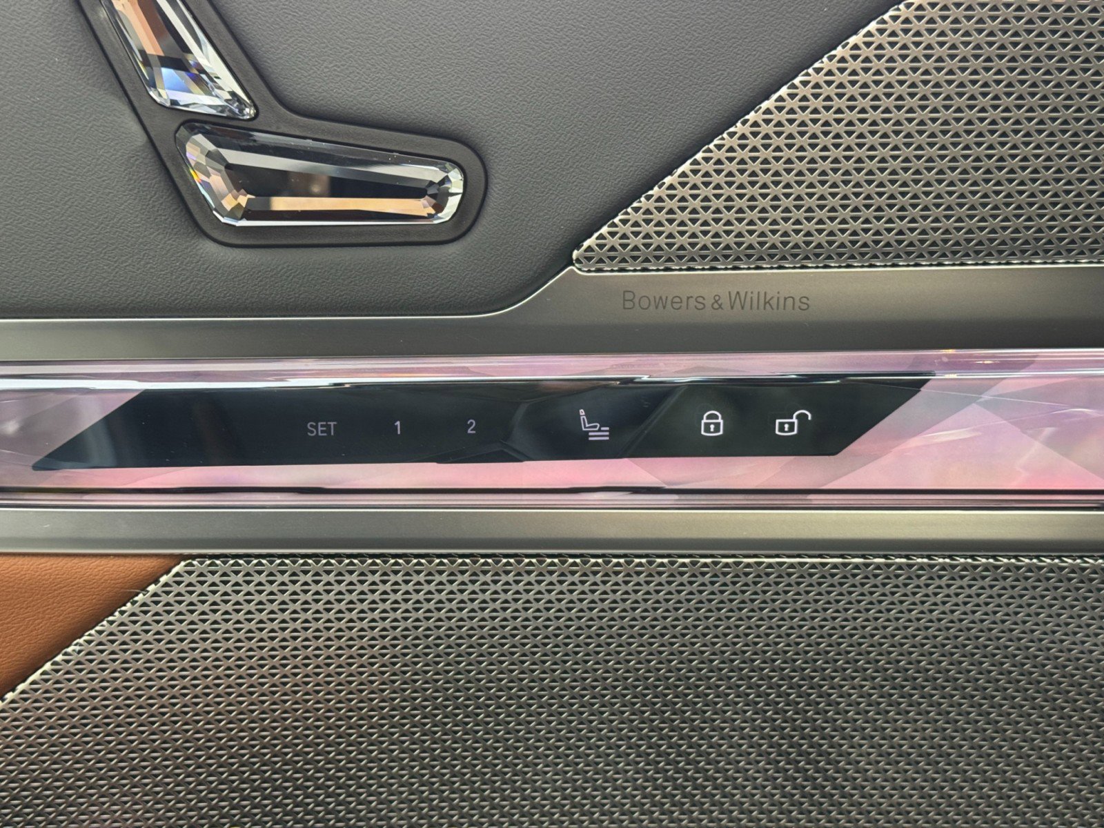 Used 2024 BMW i7 xDrive60 w/ Premium Package image 18