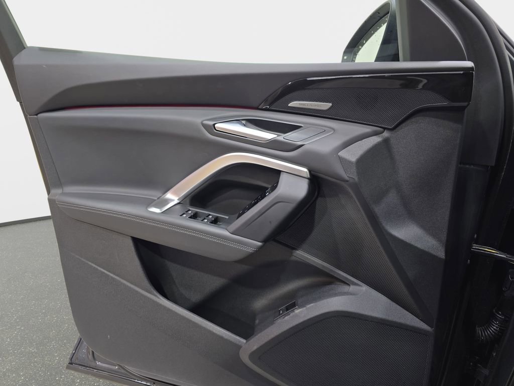 Certified 2025 Audi Q5 Prestige image 29