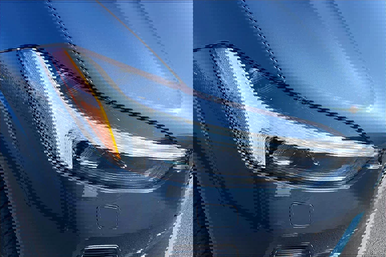 Used 2023 Volvo XC60 T8 Plus w/ Protection Package Premier image 31