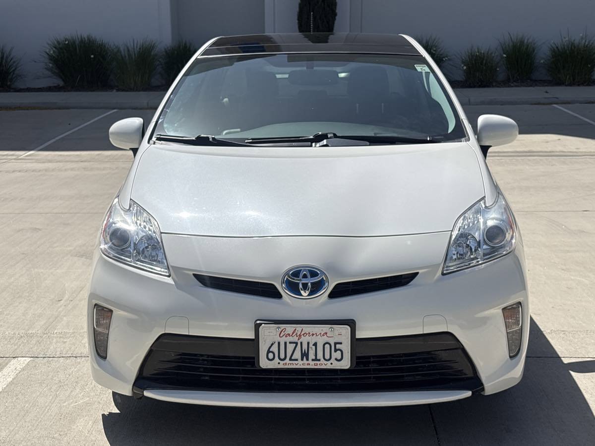Used 2012 Toyota Prius Four w/ Deluxe Solar Roof Pkg FWD image 8