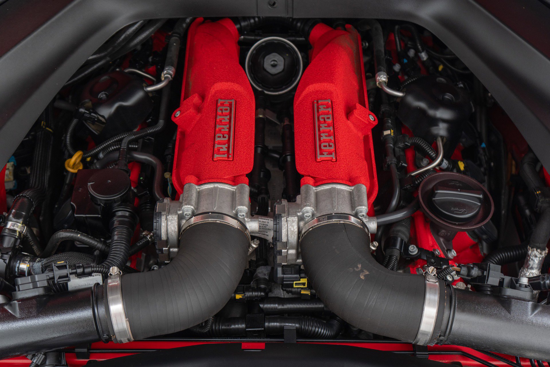 Used 2016 Ferrari California T image 12