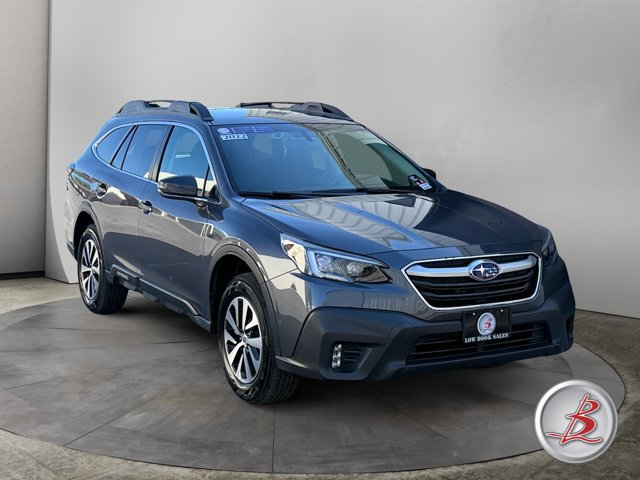 Used 2022 Subaru Outback Premium AWD/4WD image 1