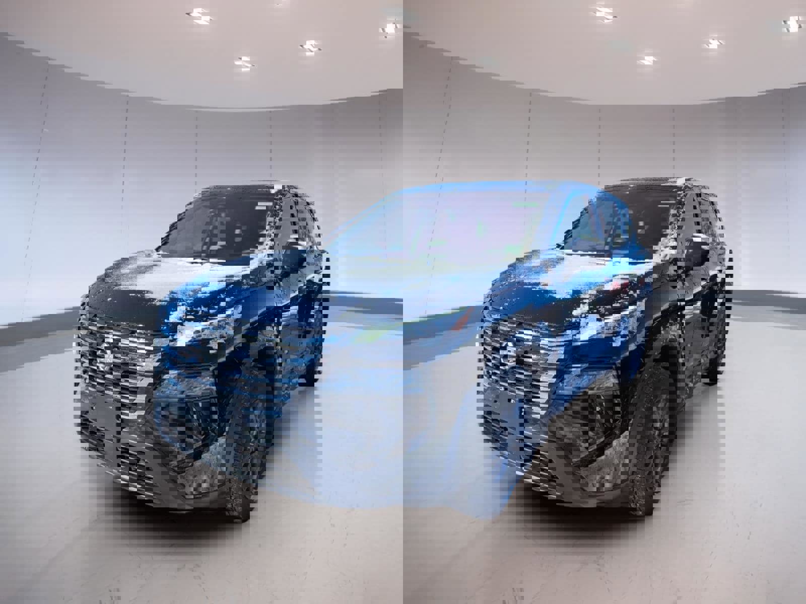 Used 2025 Nissan Rogue S image 2