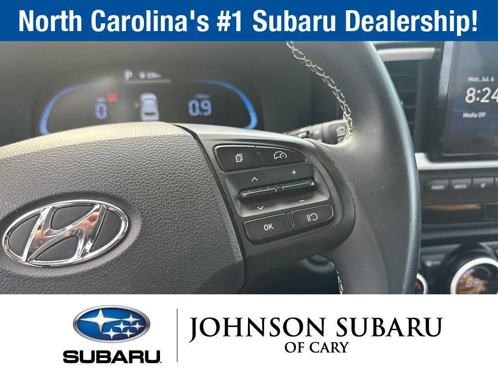 Used 2023 Hyundai Venue Limited w/ Cargo Package FWD image 17
