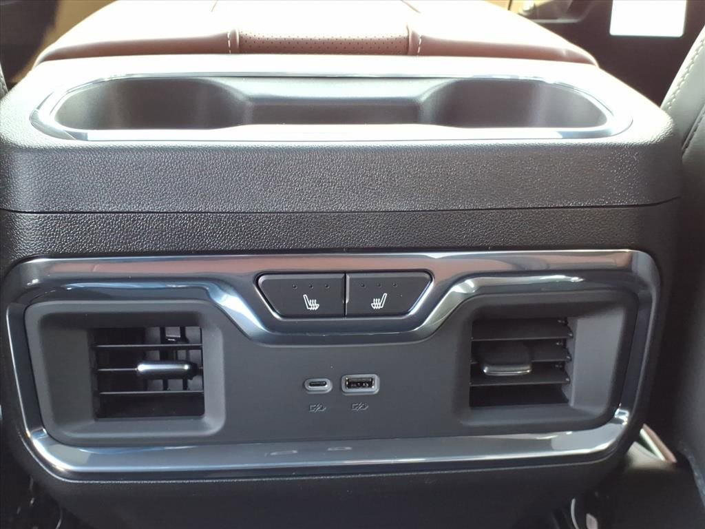 New 2026 GMC Sierra 2500 Denali Ultimate w/ Max Trailering Package image 12
