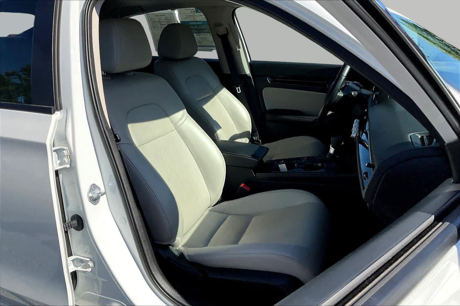 Used 2023 Honda Civic EX-L image 9