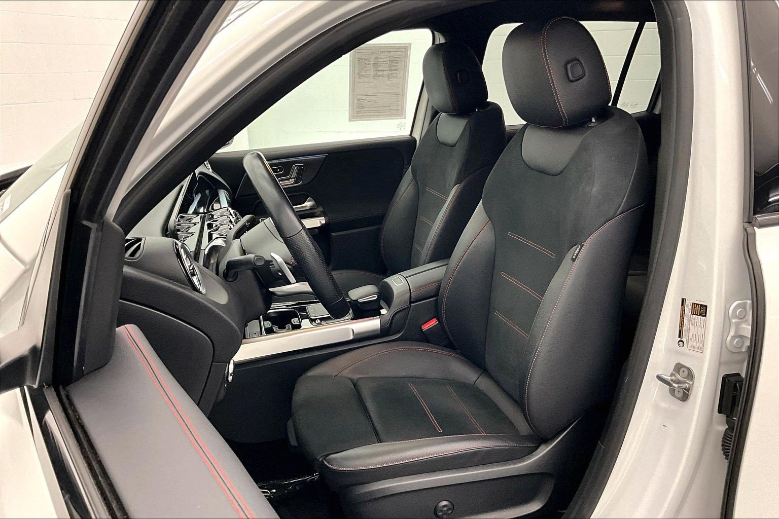 Certified 2023 Mercedes-Benz GLB 250 4MATIC image 16