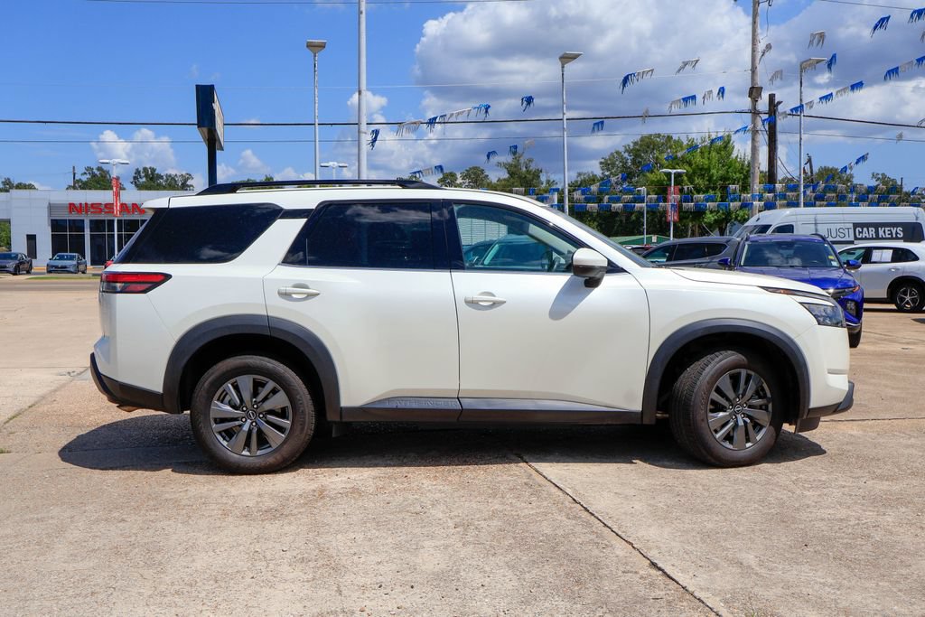 Used 2024 Nissan Pathfinder SV AWD/4WD image 23