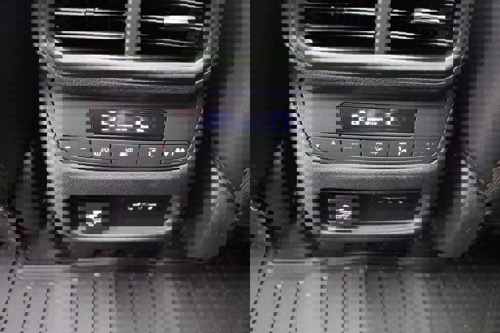 Used 2024 Honda Pilot TrailSport image 15