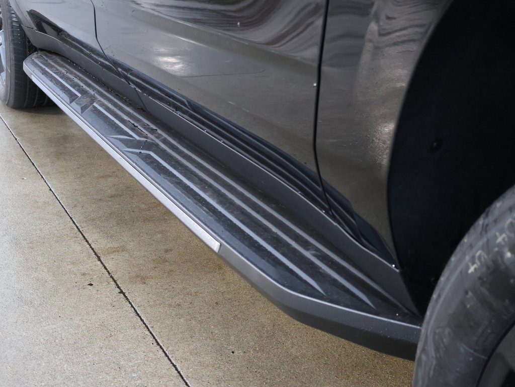 New 2026 Chevrolet Suburban LS image 10