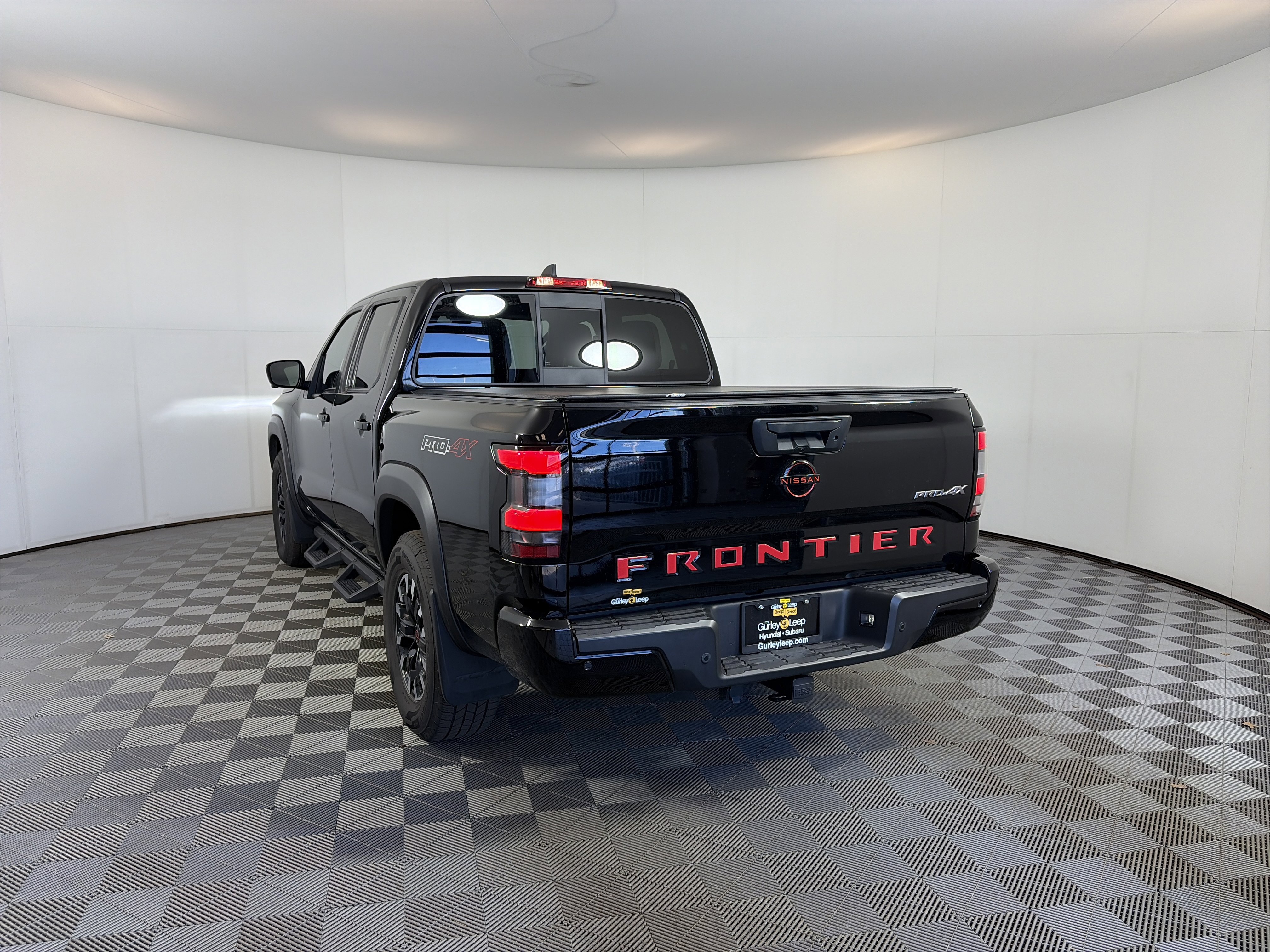 Used 2022 Nissan Frontier PRO-4X image 8