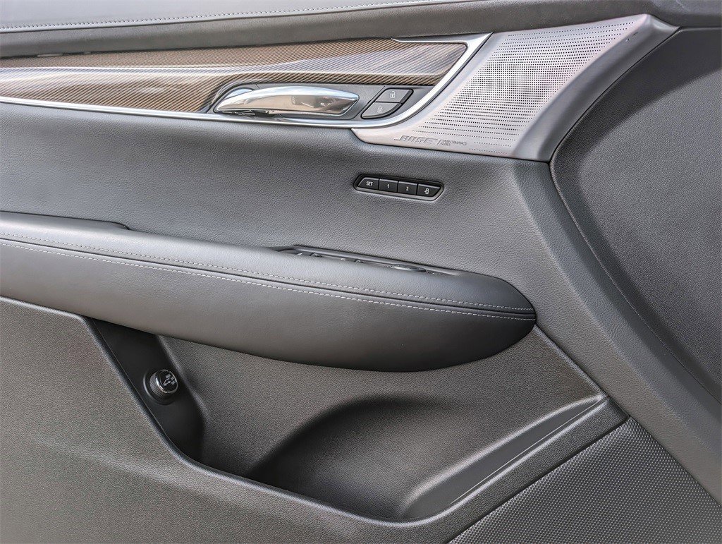 Certified 2024 Cadillac XT6 Sport w/ Platinum Package image 11