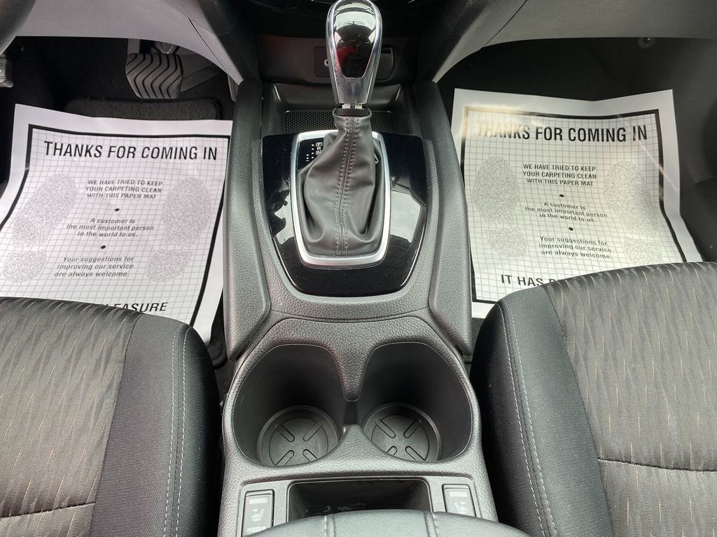 Used 2018 Nissan Rogue SV w/ Premium Package image 23