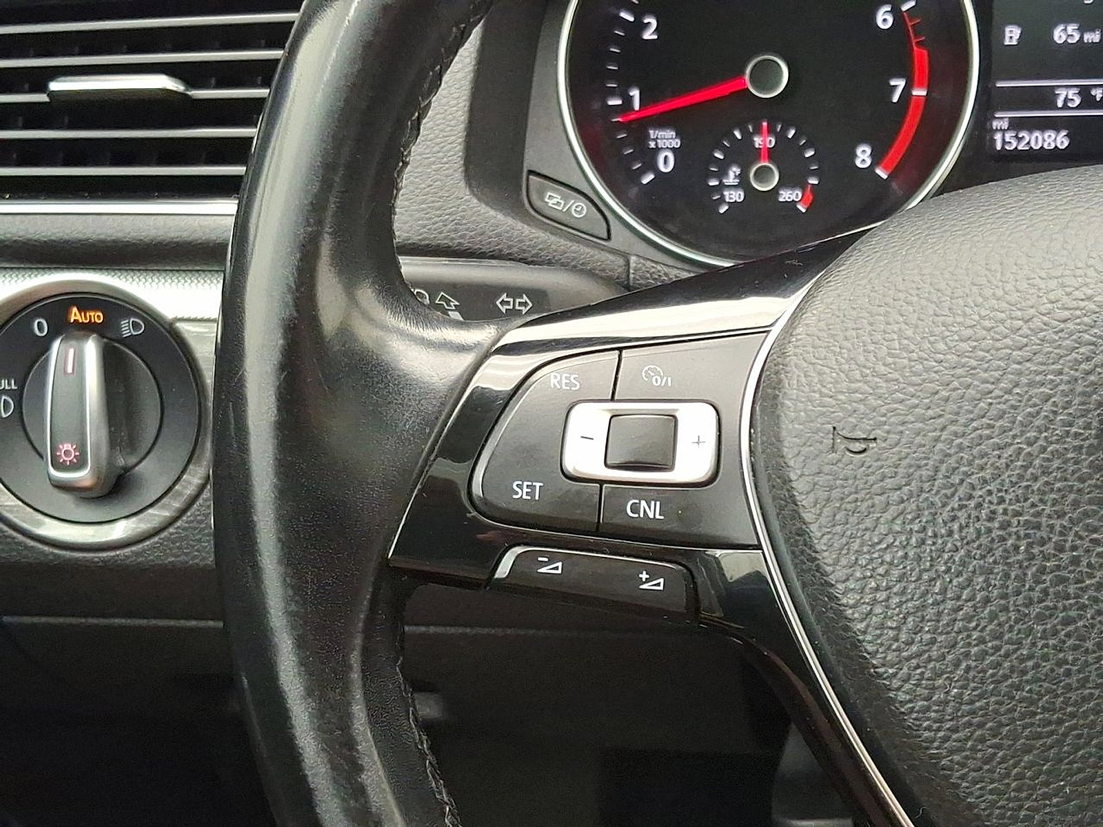 Used 2017 Volkswagen Passat 1.8T SE w/ SE Lighting Package image 17