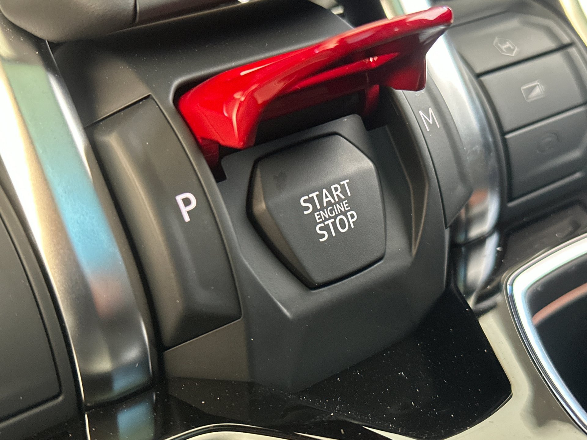 Used 2025 Lamborghini Urus SE AWD/4WD image 27