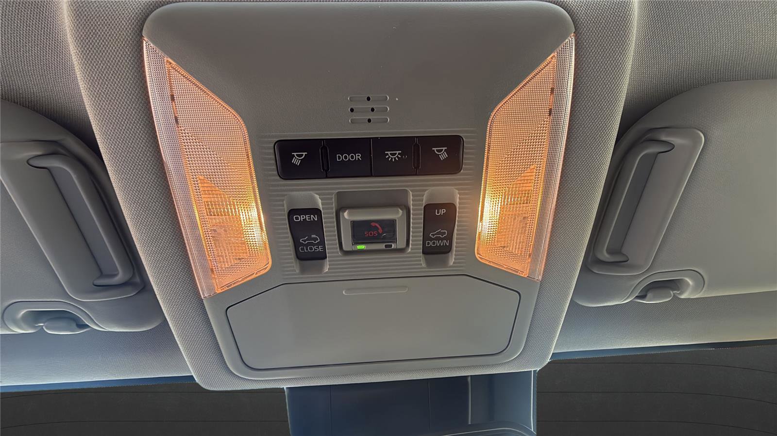 Used 2021 Toyota RAV4 XLE Premium image 11