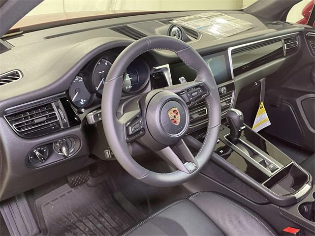 New 2026 Porsche Macan image 4