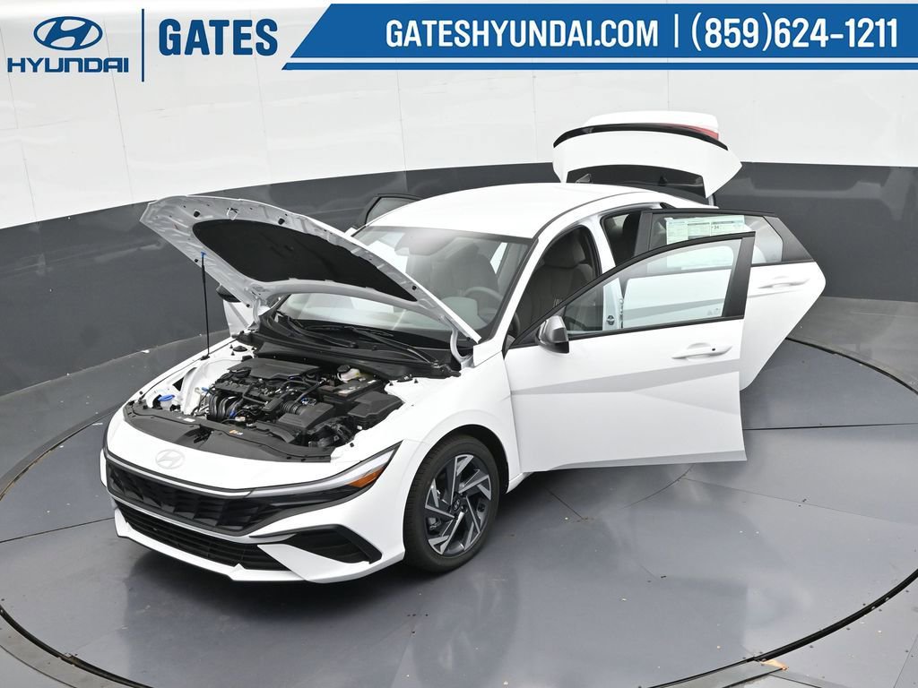 Used 2025 Hyundai Elantra Sport image 56