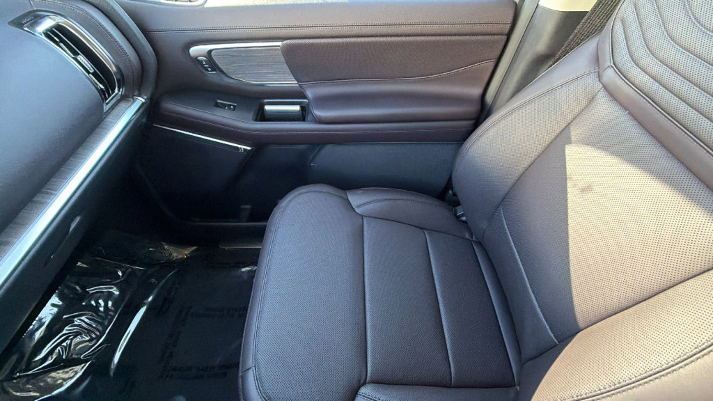 New 2025 Ford Expedition Platinum w/ Platinum Ultimate Package AWD/4WD image 12