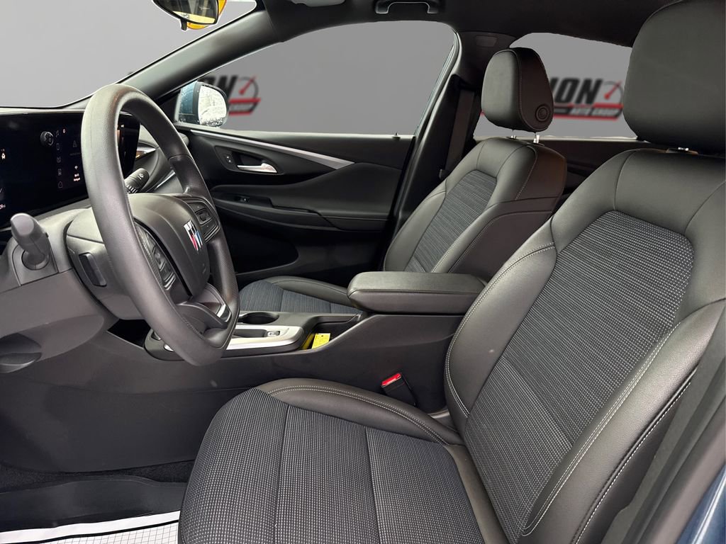Used 2024 Buick Envista Preferred image 9