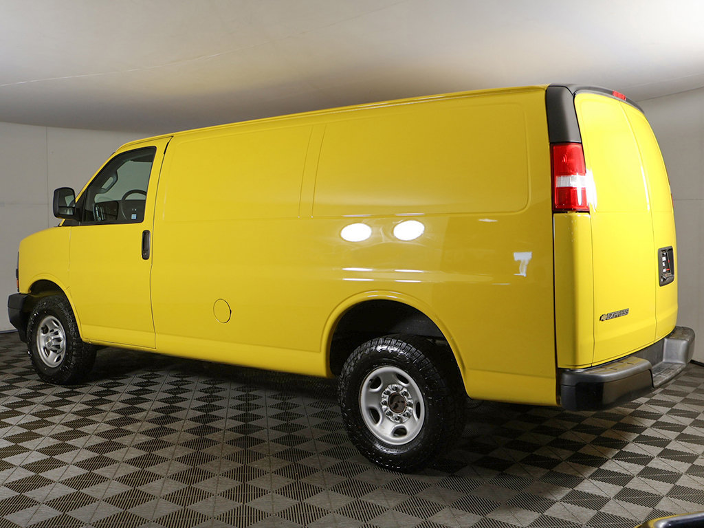 Used 2023 Chevrolet Express 2500 RWD image 5