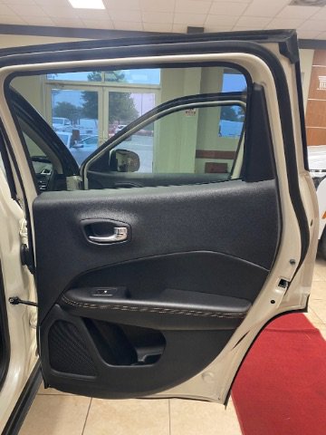 Used 2020 Jeep Compass Limited FWD image 12