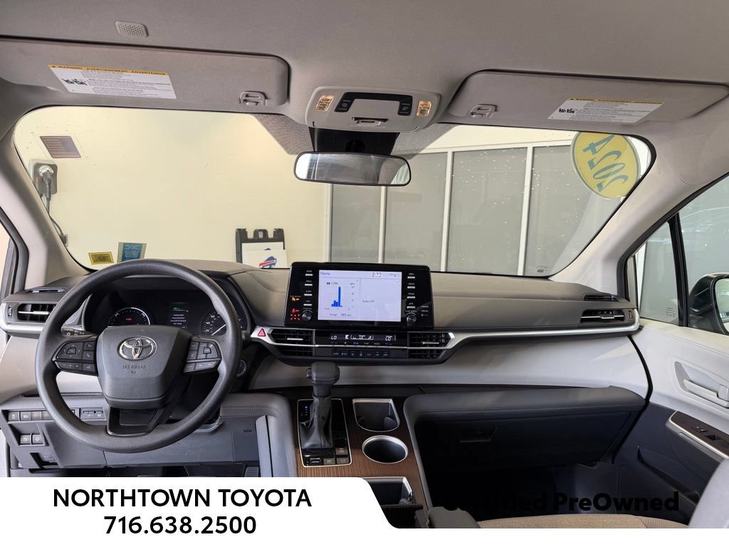 Used 2024 Toyota Sienna LE AWD/4WD image 7