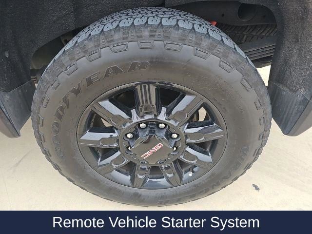 Used 2024 GMC Sierra 2500 AT4 w/ Technology Package image 17