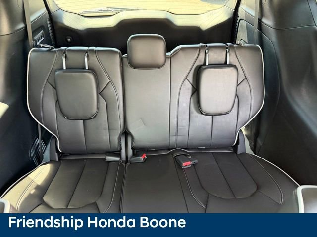 Used 2023 Chrysler Pacifica Limited w/ Uconnect Theater Family Group image 47