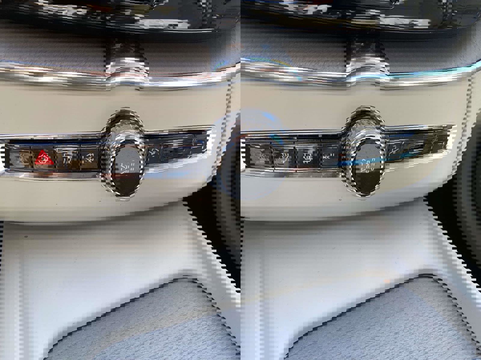 Used 2023 Volvo XC60 B6 Ultimate w/ Protection Package Premier AWD/4WD image 26