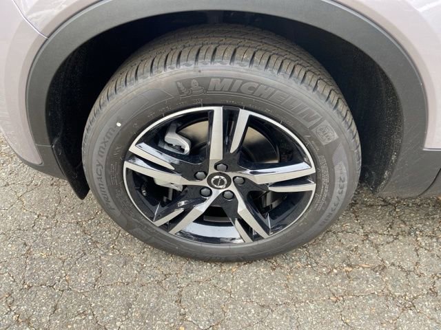 New 2026 Volvo XC40 B5 Core image 9