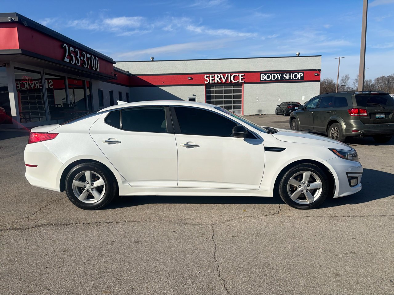 Used 2015 Kia Optima LX image 2