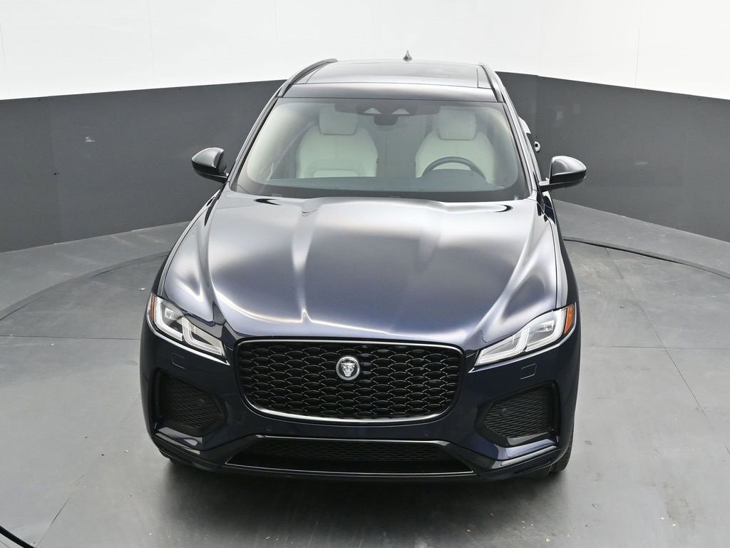 Used 2025 Jaguar F-PACE R-Dynamic S image 37