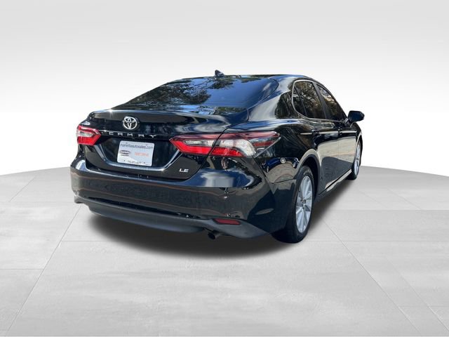 Used 2021 Toyota Camry LE image 5