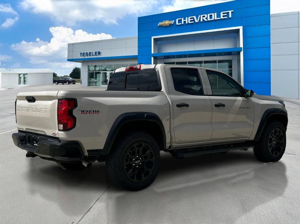Used 2026 Chevrolet Colorado Trail Boss AWD/4WD image 5