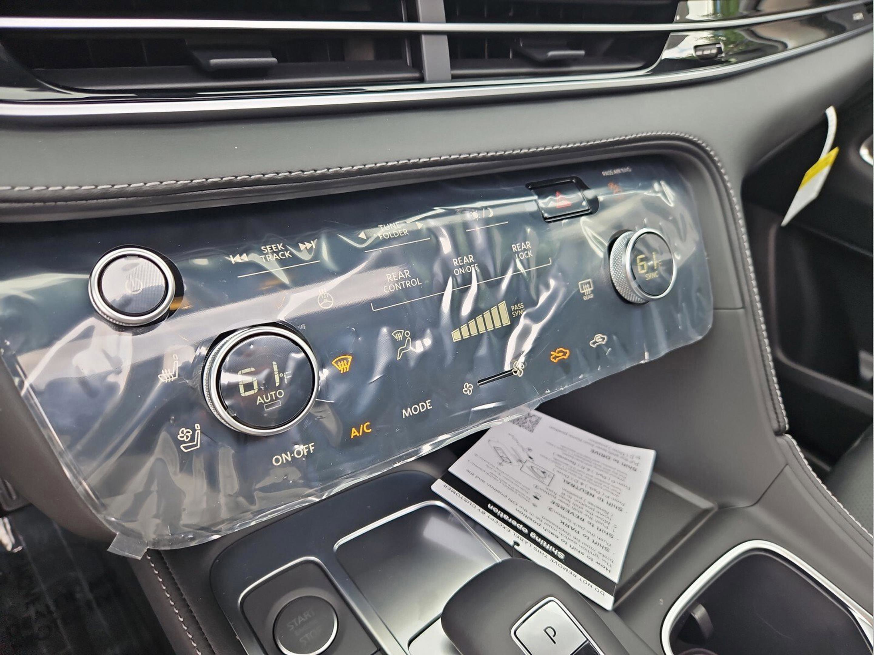 Used 2025 INFINITI QX60 Luxe w/ Black Edition image 23