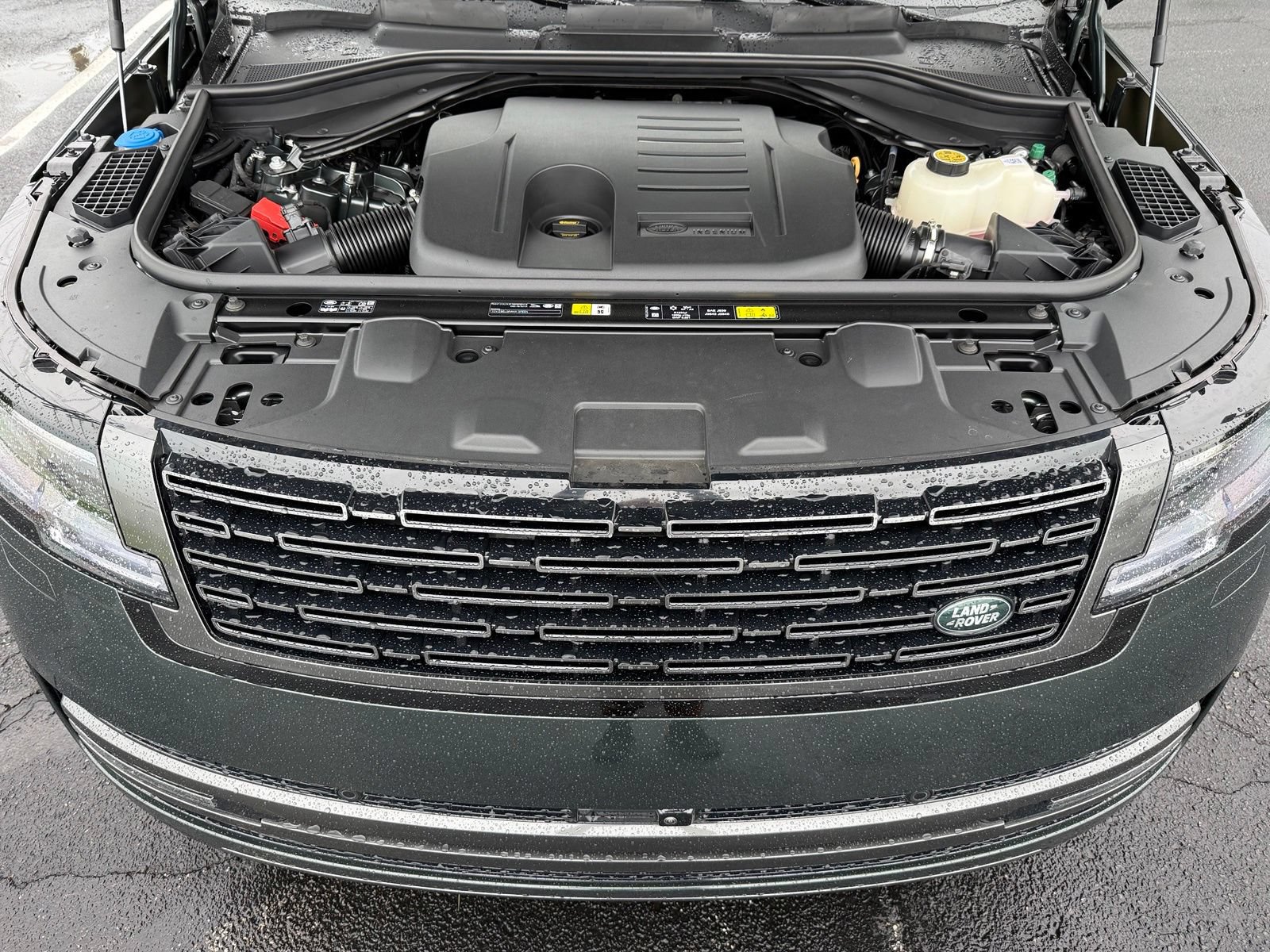New 2027 Land Rover Range Rover Long Wheelbase SE AWD/4WD image 39