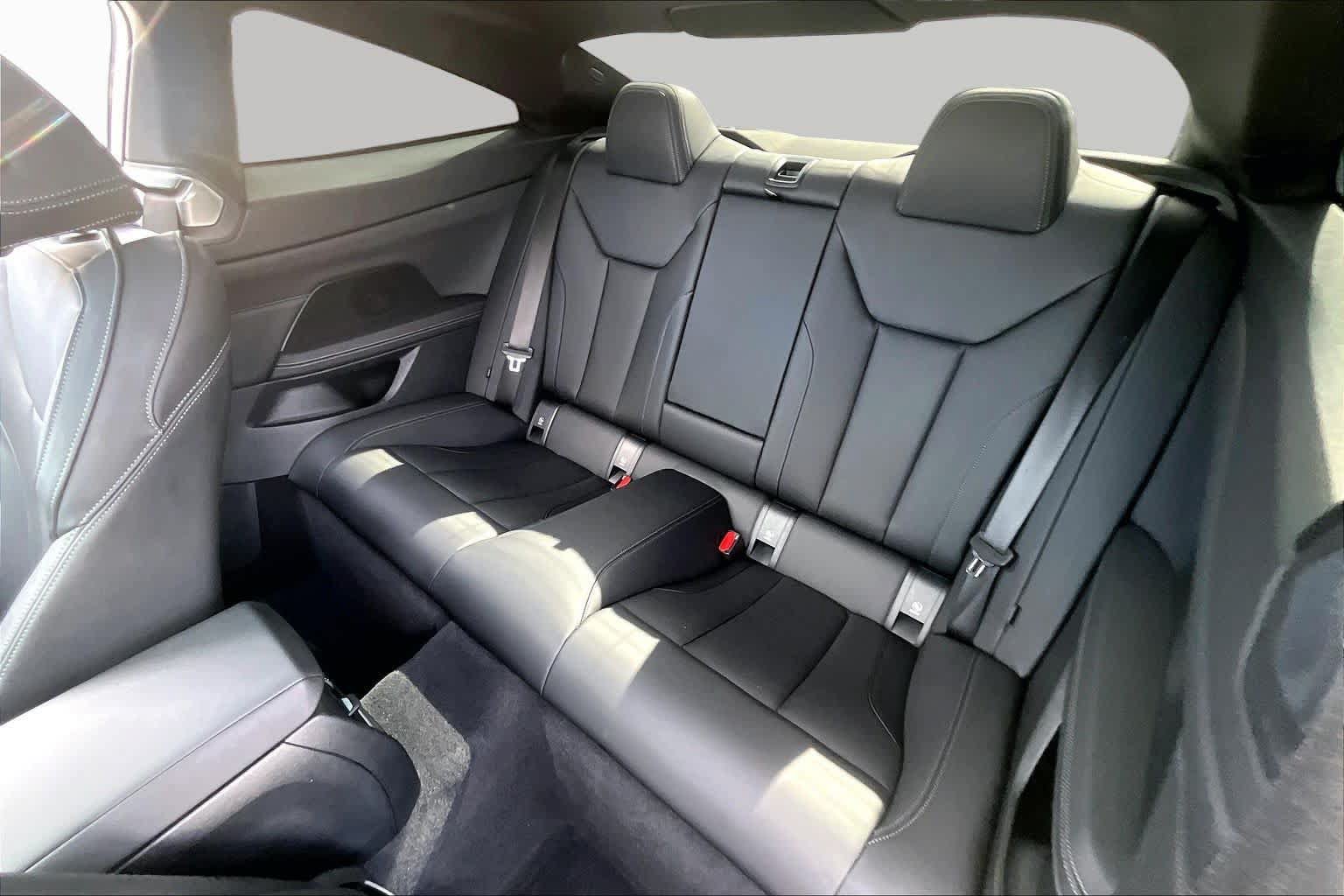 Used 2024 BMW 430i xDrive Coupe w/ M Sport Package AWD/4WD image 17