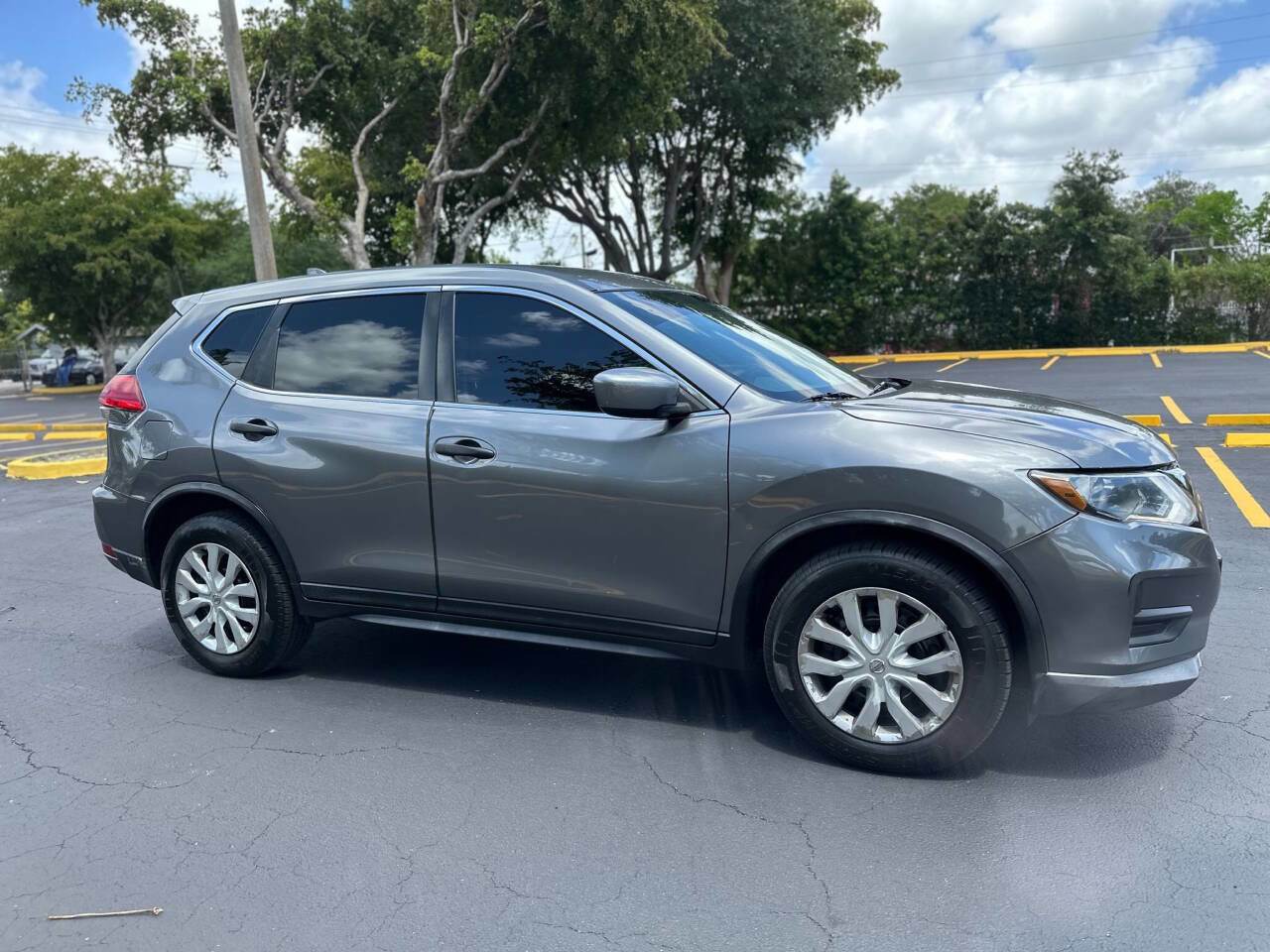 Used 2017 Nissan Rogue S image 21